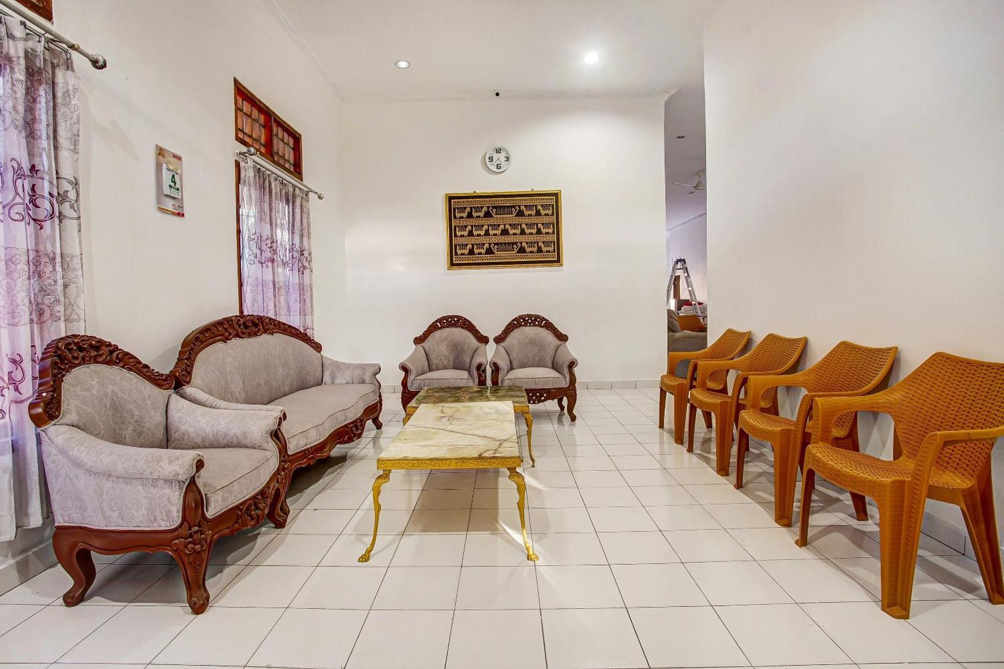 Super Oyo 91055 Homestay Syariah Бандар-Лампунг Екстер'єр фото